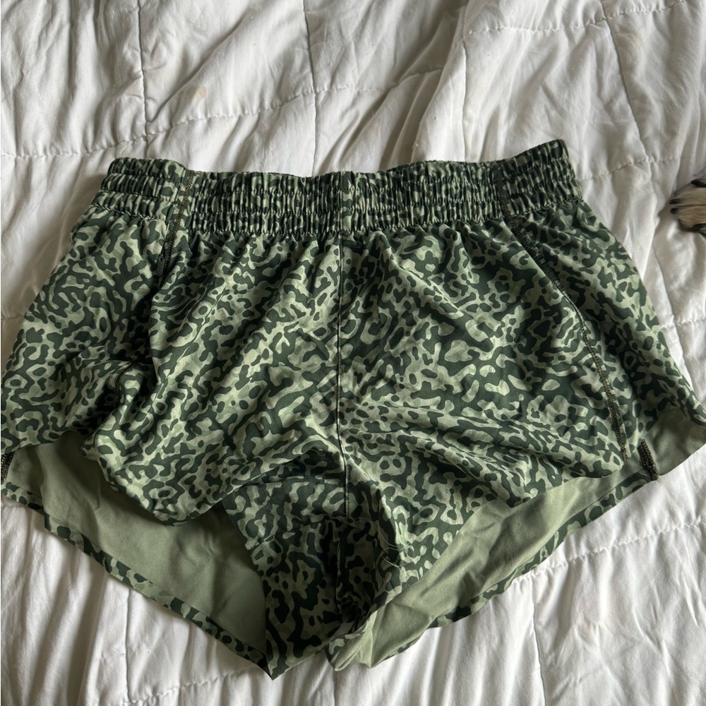 Athleta Shorts Green Camo S